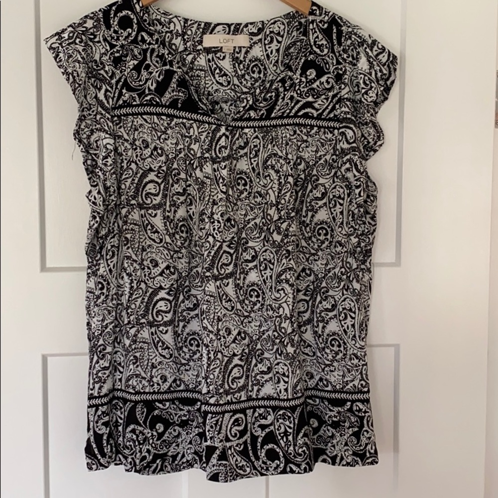 Black and white print top